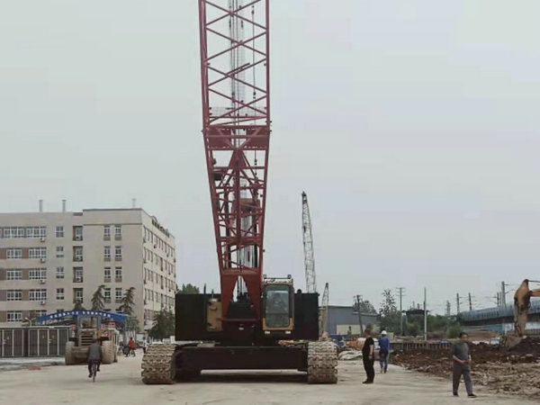 鄭州吊車(chē)出租,鄭州履帶式吊車(chē)租賃